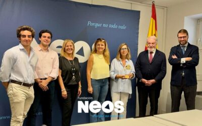 Comunicado NEOS | Recibimos el premio a la mejor ejecución en aplicación móvil por la app «Memoria» sobre las víctimas del terrorismo